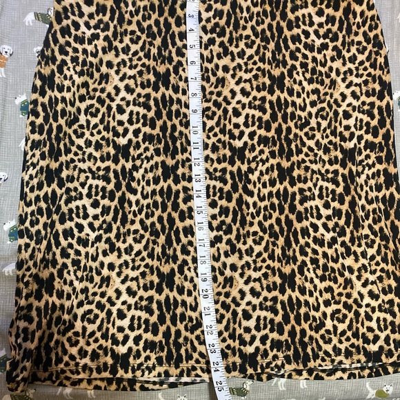 Super cute stretchy leopard skirt. Size XL Jacklyn Smith - Picture 2 of 3